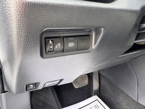 Used 2021 Toyota RAV4 XLE w/ Carpet Mat Package (TMS) image 28