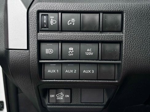 Used 2024 Toyota Tacoma TRD Sport w/ TRD Sport Upgrade Package AWD/4WD image 33