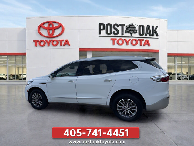 Used 2023 Buick Enclave Essence FWD image 3