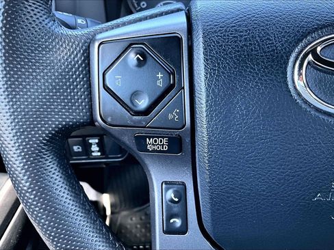 Used 2023 Toyota Tacoma TRD Off-Road w/ TRD Premium Off Road Package image 17