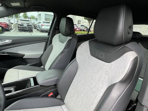Used 2023 Volkswagen ID.4 Pro RWD image 16