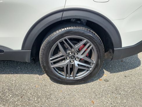 Used 2025 Ford Explorer ST RWD image 5