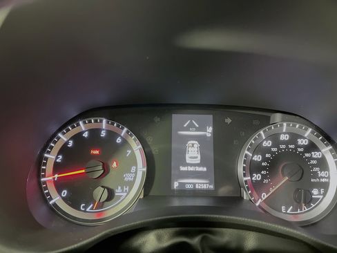 Used 2022 Toyota Highlander LE image 21