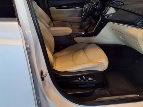 Used 2019 Cadillac XT5 Luxury AWD/4WD image 14