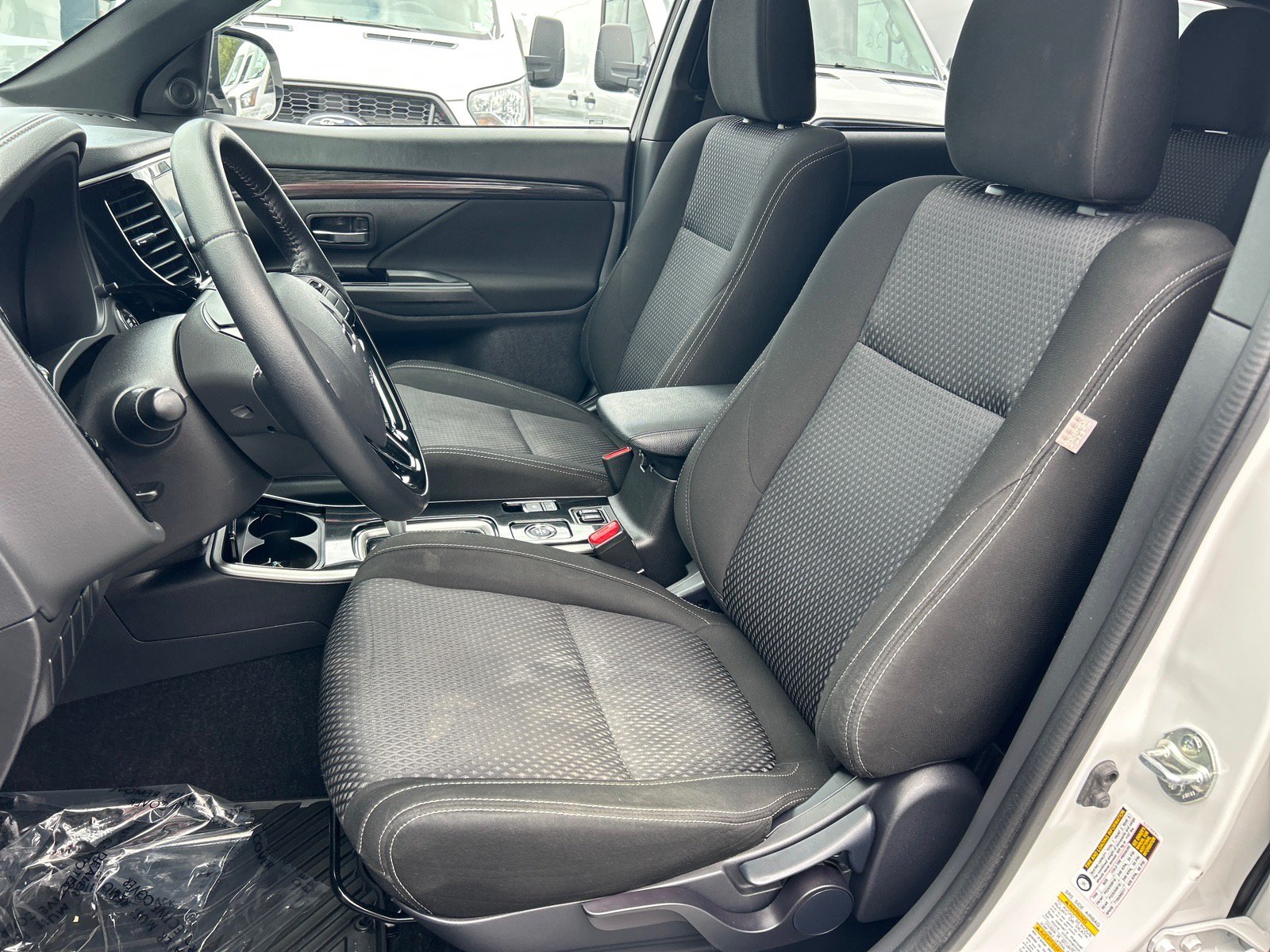 Used 2018 Mitsubishi Outlander LE AWD/4WD image 10