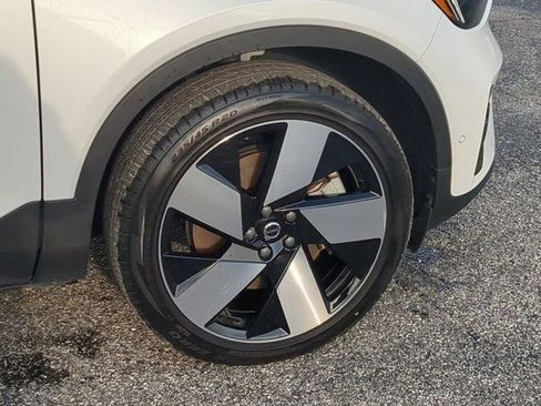 Used 2024 Volvo XC40 Recharge Plus w/ Protection Package Premier image 11