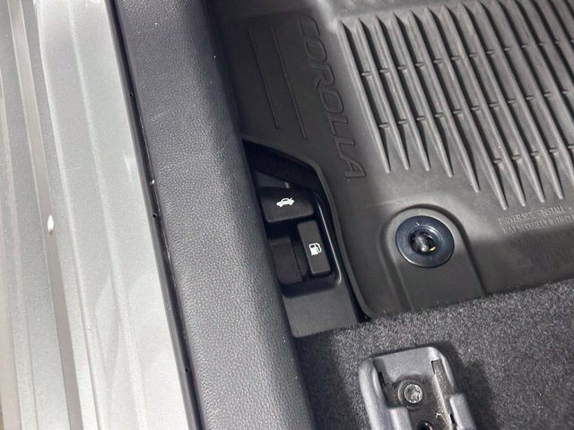 Used 2022 Toyota Corolla LE w/ LE Convenience Package FWD image 14