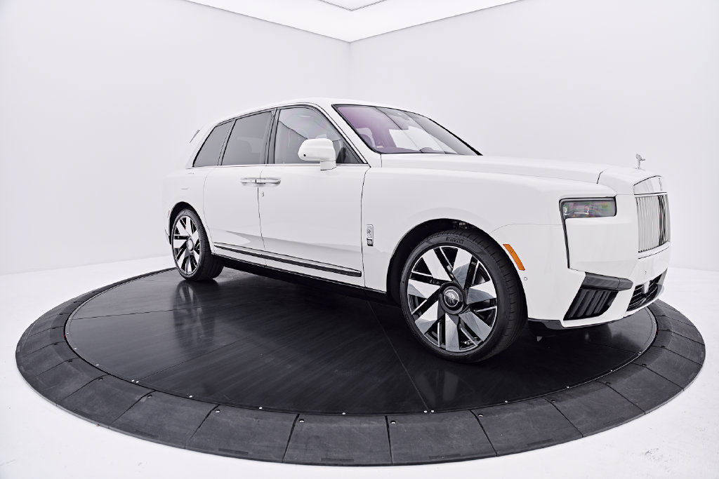 Used 2025 Rolls-Royce Cullinan AWD/4WD image 16