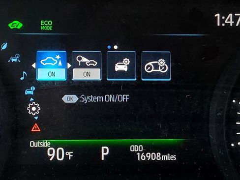 Used 2026 Toyota Sienna XLE FWD image 38