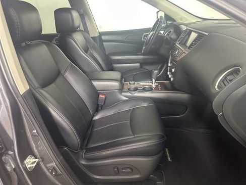 Used 2019 Nissan Pathfinder Platinum AWD/4WD image 19
