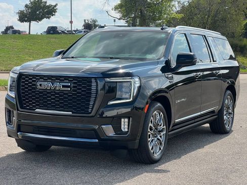 Used 2023 GMC Yukon XL Denali Ultimate w/ LPO, Floor Liner Package AWD/4WD image 43