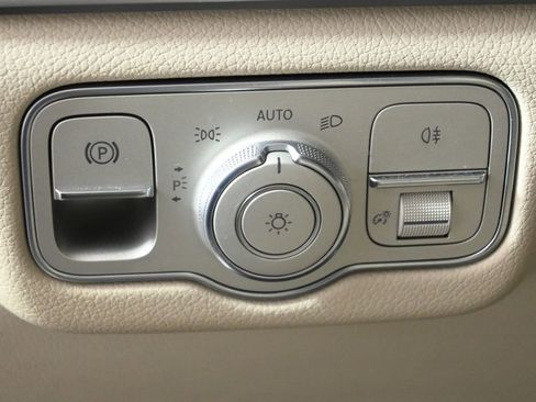 Certified 2021 Mercedes-Benz GLE 450 4MATIC image 25
