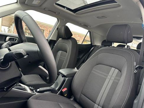 New 2026 Hyundai Venue SEL FWD image 7
