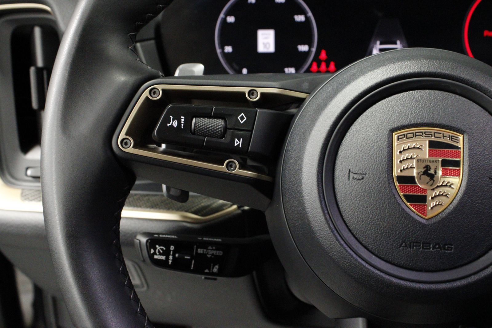 Certified 2026 Porsche Cayenne Coupe AWD/4WD image 24
