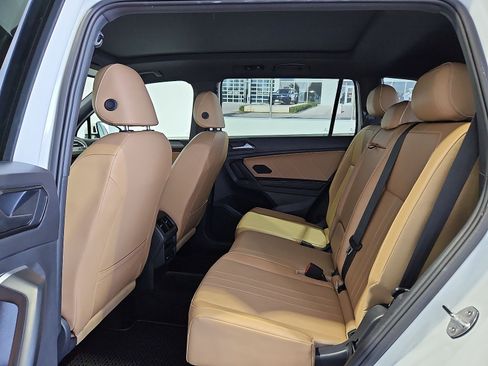 Used 2024 Volkswagen Tiguan SE w/ Panoramic Sunroof Package AWD/4WD image 22