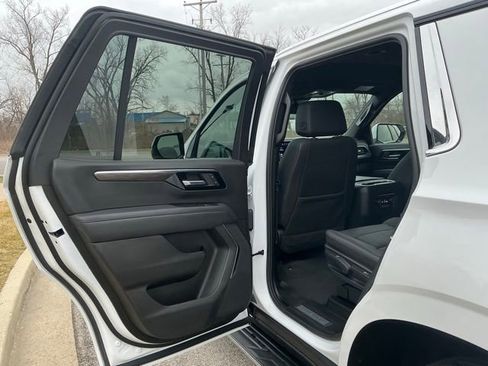 Used 2025 Chevrolet Tahoe LT image 21