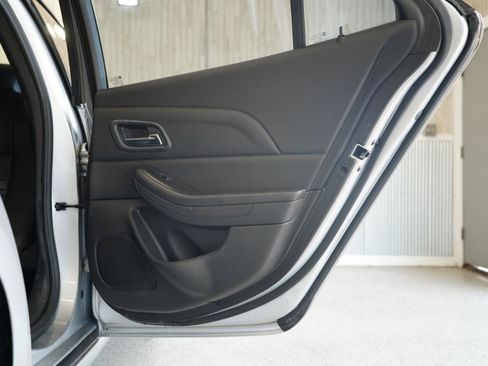 Used 2015 Chevrolet Malibu LTZ FWD image 34