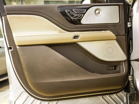 Used 2020 Lincoln Aviator Reserve w/ Equipment Group 202A AWD/4WD image 33