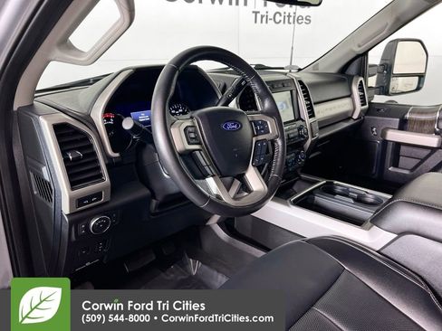 Used 2021 Ford F250 Lariat image 3