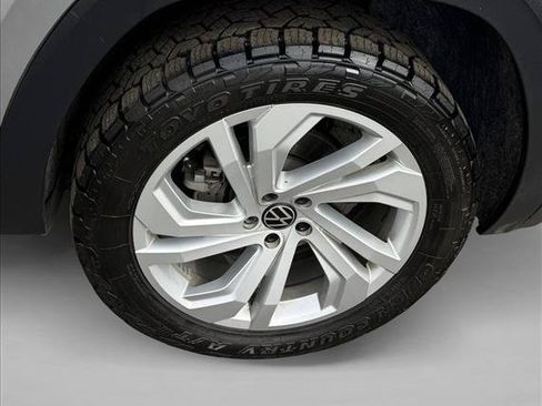 Used 2023 Volkswagen Atlas SE AWD/4WD image 9