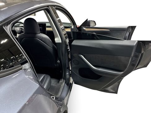Certified 2023 Tesla Model Y Long Range AWD/4WD image 12