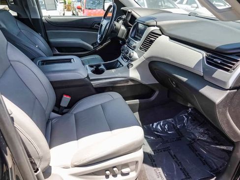 Used 2019 Chevrolet Suburban LT w/ LT Signature Package image 17