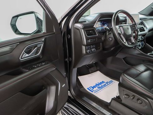 Used 2024 Chevrolet Suburban RST w/ Luxury Package AWD/4WD image 3