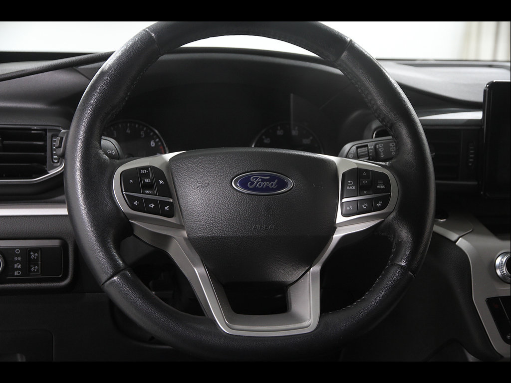 Certified 2023 Ford Explorer XLT w/ Equipment Group 202A AWD/4WD image 8