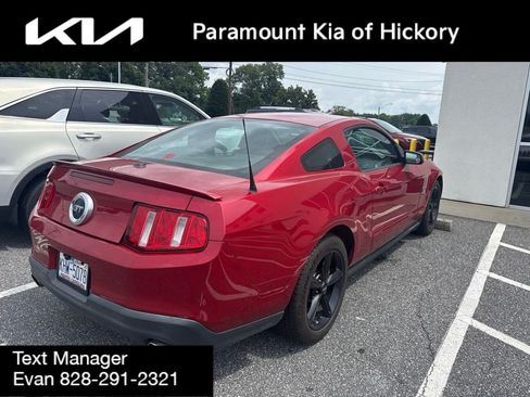 Used 2010 Ford Mustang GT RWD image 3