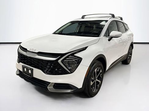 Used 2024 Kia Sportage EX image 3