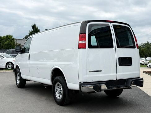 Used 2023 Chevrolet Express 2500 w/ Driver Convenience Package RWD image 10