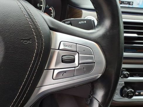Used 2016 BMW 750i xDrive AWD/4WD image 19