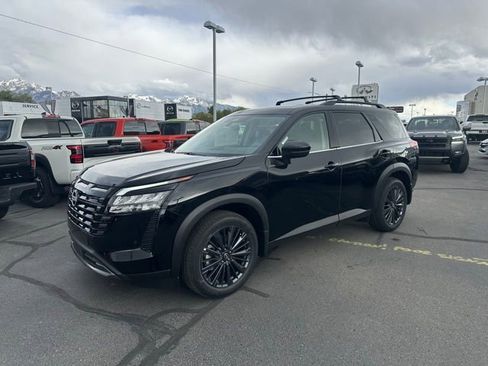 New 2026 Nissan Pathfinder SL w/ SL Premium Package AWD/4WD image 5