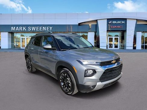 Used 2023 Chevrolet TrailBlazer LT w/ Convenience Package AWD/4WD image 3