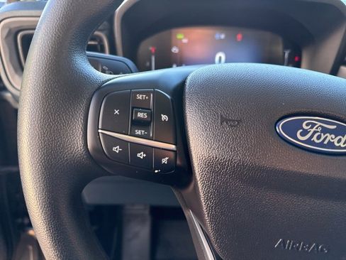 Used 2025 Ford Maverick XL image 15