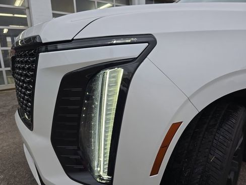 Certified 2025 Cadillac Escalade ESV Premium Luxury w/ Touring Package image 32