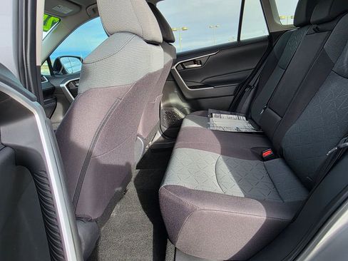 Used 2025 Toyota RAV4 XLE image 23
