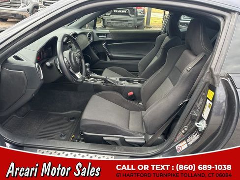 Used 2019 Toyota 86 image 15