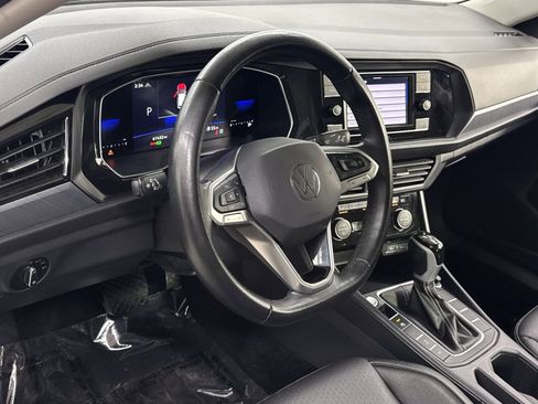 Used 2024 Volkswagen Jetta SE image 7