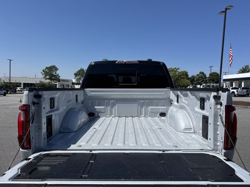 Used 2025 Ford F150 Raptor AWD/4WD image 38