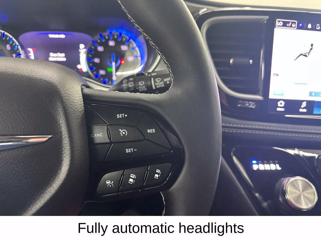 Used 2024 Chrysler Pacifica Touring-L w/ S Appearance Package AWD/4WD image 39
