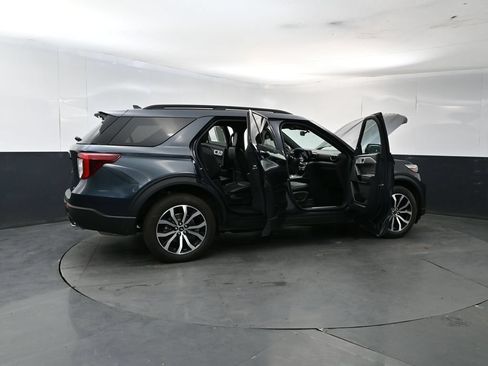Used 2023 Ford Explorer ST-Line AWD/4WD image 26