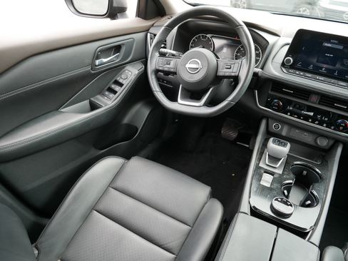 Certified 2023 Nissan Rogue SV w/ SV Premium B Package AWD/4WD image 9