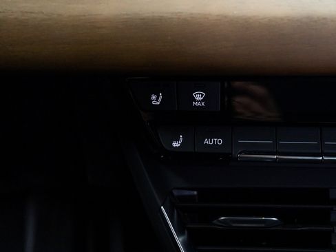 Used 2022 Audi e-tron GT Premium Plus image 14