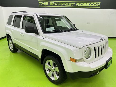 Used 2015 Jeep Patriot Latitude AWD/4WD image 2