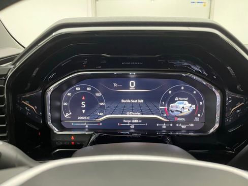 Used 2023 GMC Sierra 1500 SLT image 3