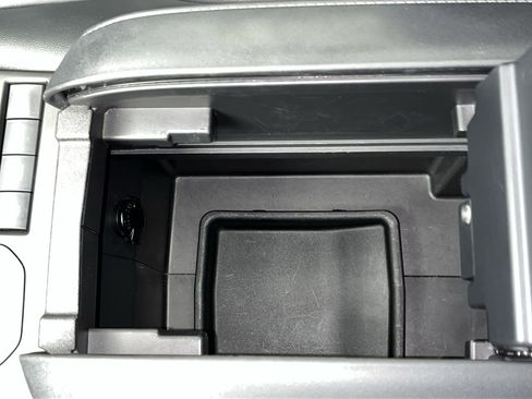 Used 2021 Toyota Highlander XLE image 27