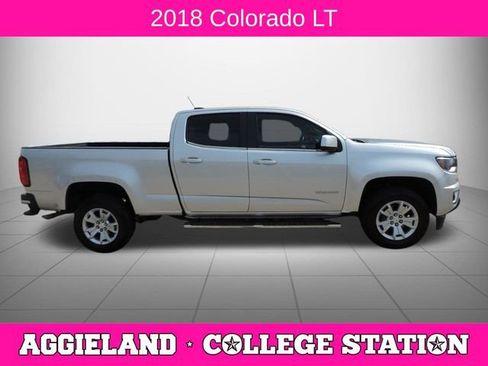 Used 2018 Chevrolet Colorado LT w/ LT Convenience Package RWD image 2