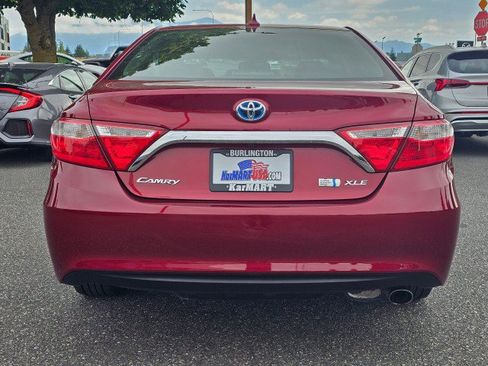 Used 2015 Toyota Camry XLE w/ Moonroof Package FWD image 4
