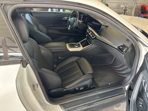 Used 2023 BMW 230i Coupe w/ Convenience Package RWD image 9